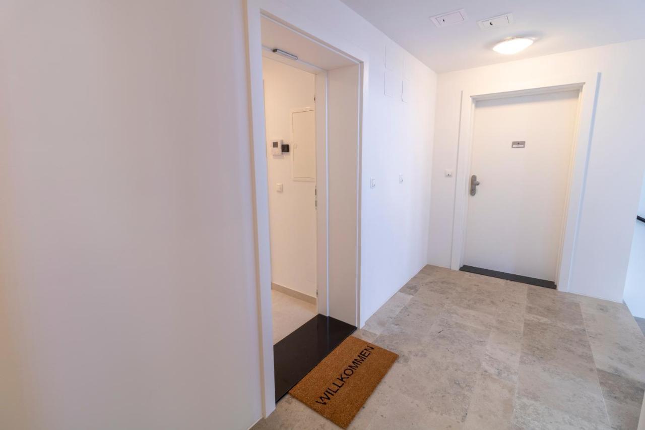 Boutique Sky City Apt. With Balcony / Top Spot Wien Eksteriør billede